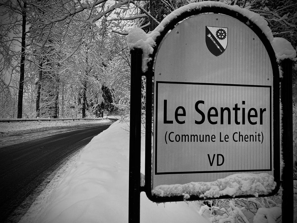 Hotel De Ville Du Sentier Le Sentier Exterior foto